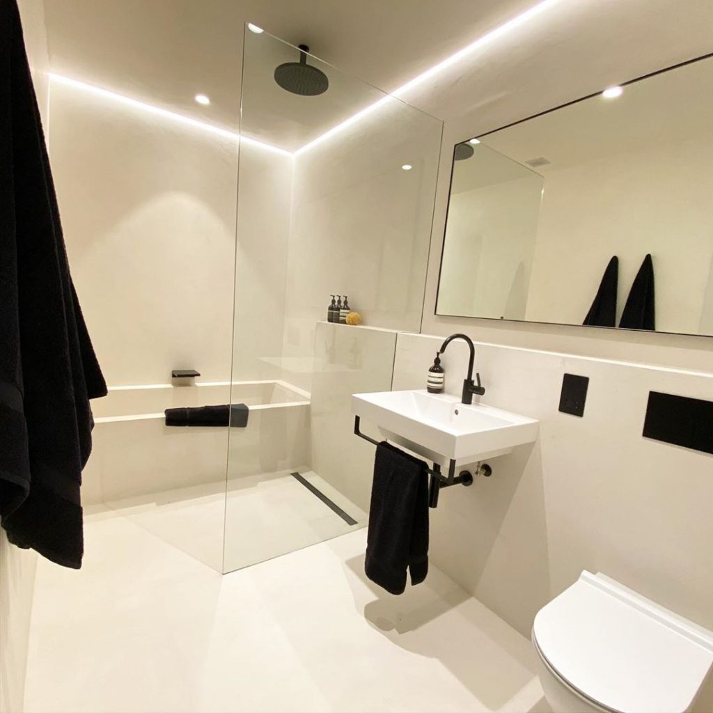 Luxury bathrooms in London by Deco Cemento